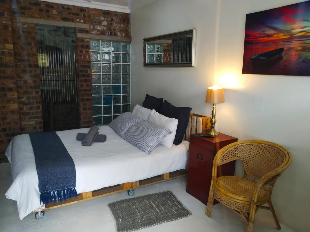 Limonite Guesthouse Pretoria-Noord Exteriör bild
