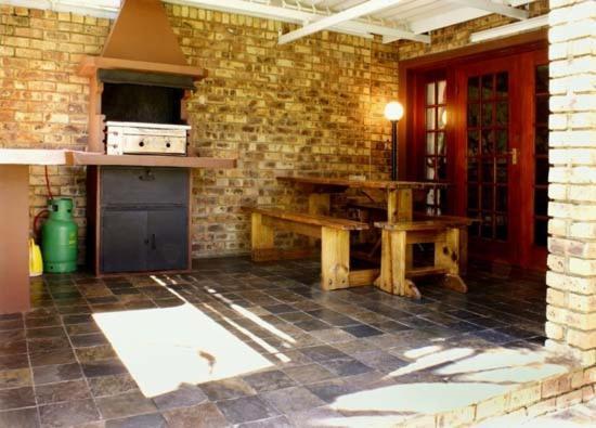 Limonite Guesthouse Pretoria-Noord Exteriör bild