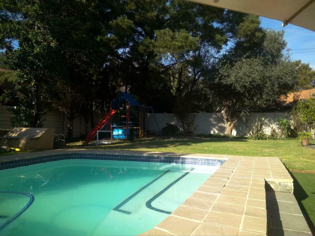 Limonite Guesthouse Pretoria-Noord Exteriör bild